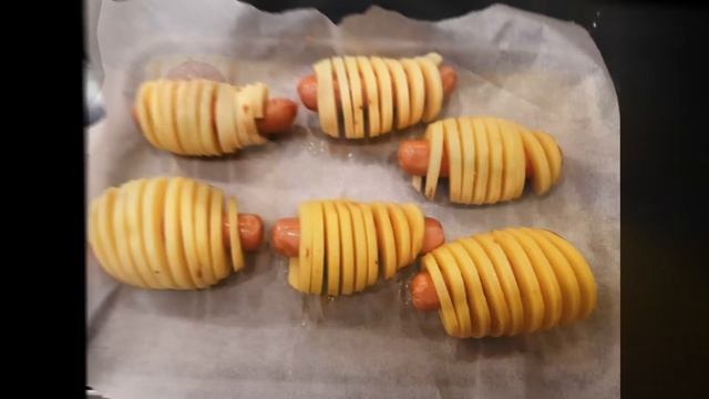 Готовим без рецепта. Запечённая картошка с сосиской и беконом смотреть онлайн