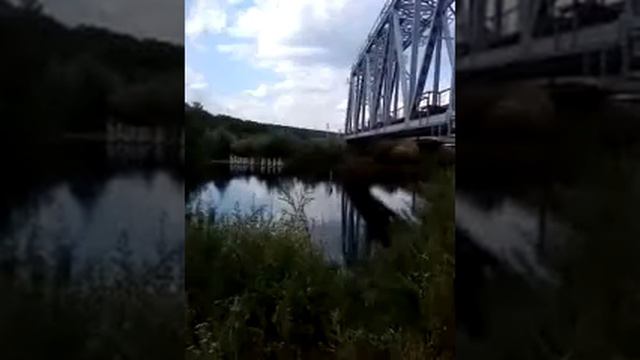 прыгнул с моста смотреть онлайн