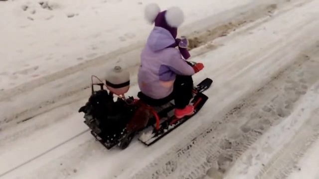 Снегоход для дочки) смотреть онлайн