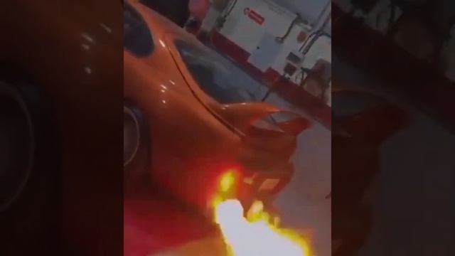 звуки выхлопа Supra смотреть онлайн