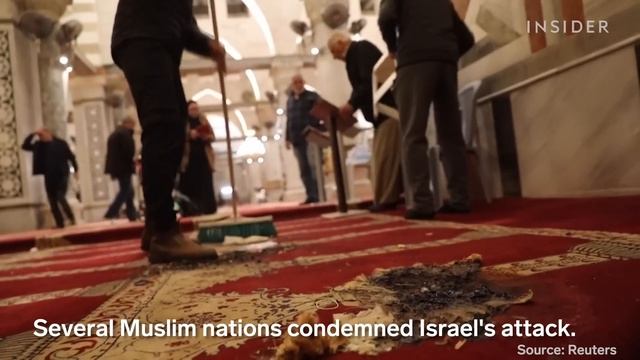 Dramatic Video Shows Israeli Forces Storm Al-Aqsa Mosque | Insider News смотреть онлайн