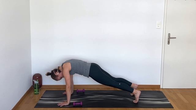 Barre 15: 15-Minute Total Body Barre Workout with Weights смотреть онлайн