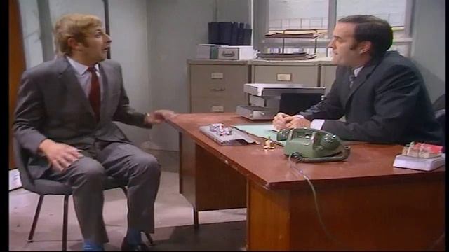 Monty Python's Flying Circus - Silly Job Interview [Subtitulado] [HD] смотреть онлайн