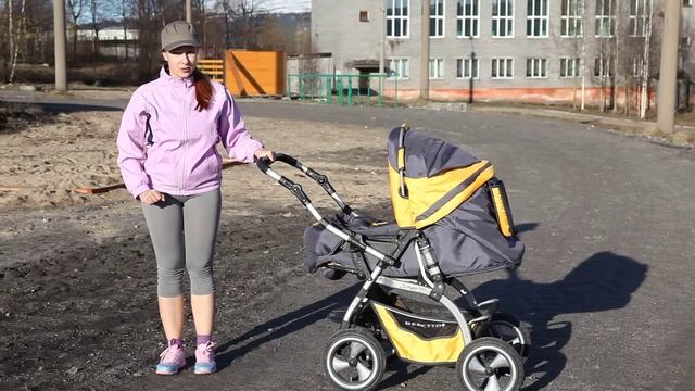 Fitness with a pram . Exercises for buttocks. Фитнес с коляской. Упражнения для ягодиц. смотреть онлайн