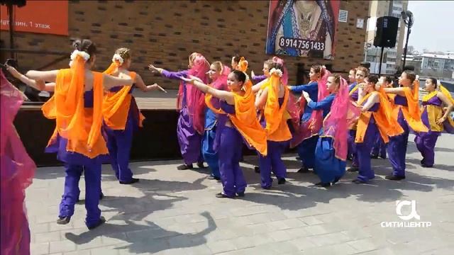 ИНДИЯ РЯДОМ в Сити Центре смотреть онлайн