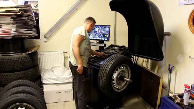 Установка новых шин.Yokohama BluEarth-Van RY55 смотреть онлайн