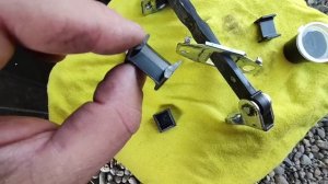 Suzuki SX4. Ремонт ограничителей дверей.