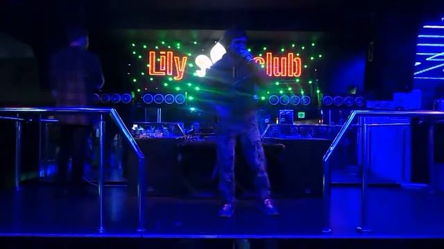 DAKANZZA - Сопровождающий хит (live) смотреть онлайн