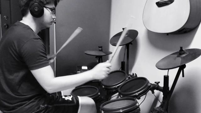 Chiksilog - KMKZ (Drum Cover) using Alesis Nitro Mesh Kit смотреть онлайн