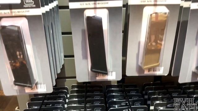 В оружейном магазине, Часть 1 смотреть онлайн