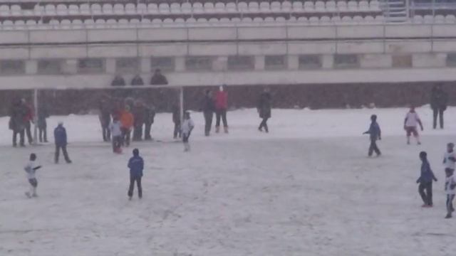 Сокол 2005-2 (Саратов) - Сокол 2006 (Саратов) /3:1/(1 тайм)22-02-2016 смотреть онлайн