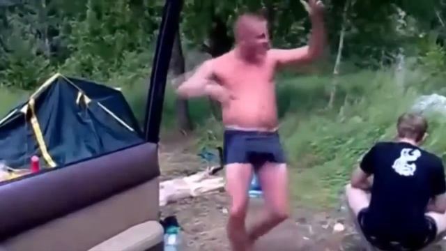 Парень круто танцует смотреть онлайн