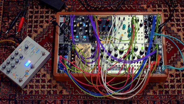 Ambient loops #17 ∞ Eurorack (Ladik Composer N, Blukac Endless Processor, Resonate) + Microcosm смотреть онлайн