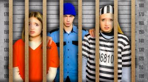 ПОБЕГ ИЗ КАРТОННОЙ ТЮРЬМЫ !