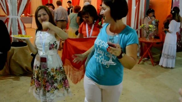 Зажигательный танец в Валенсии смотреть онлайн