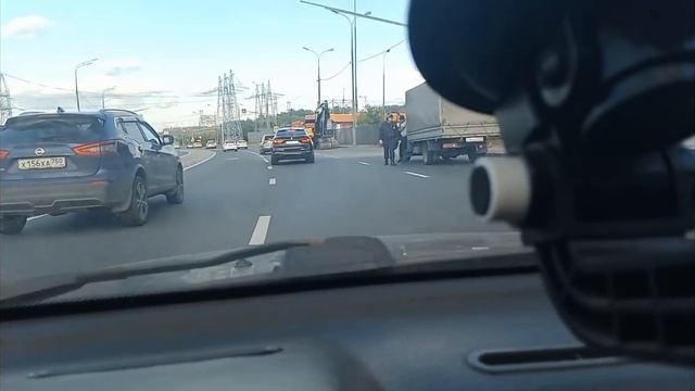 дорожная ситуация усиливается. МКАД у южных ворот смотреть онлайн