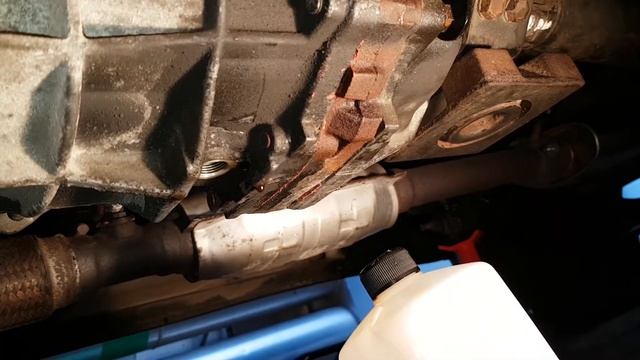 How to replace transmission oil on a Toyota Previa смотреть онлайн