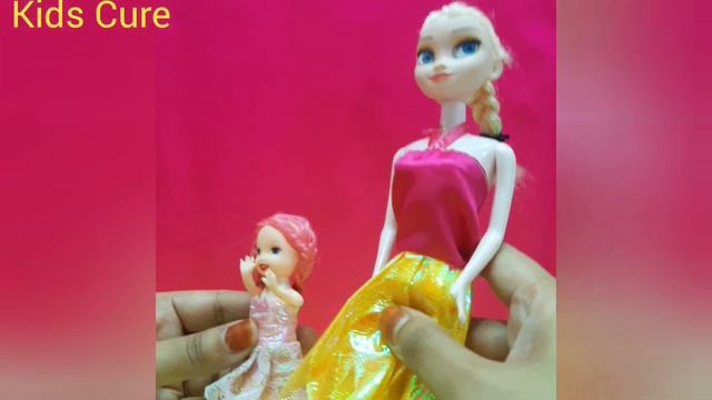 Doll showing how to play a piano. #Elsa #Chabbie #Mom смотреть онлайн