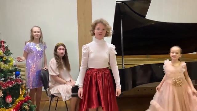 Песня новогодняя сказка смотреть онлайн