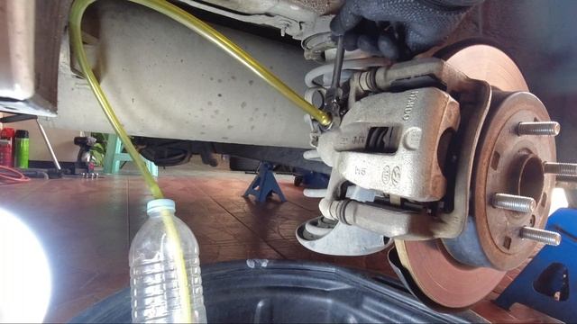 How To Properly Flush Your Hyundai Accent's Brake Fluid