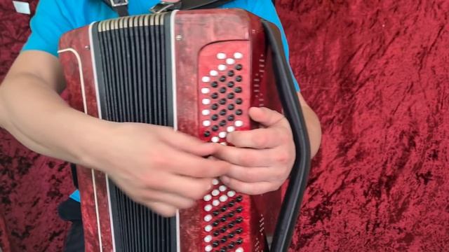 Как правильно играть левой рукой? смотреть онлайн