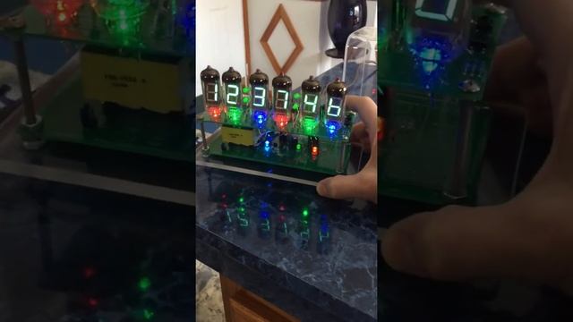 VFD clock using IV - 11 tubes смотреть онлайн
