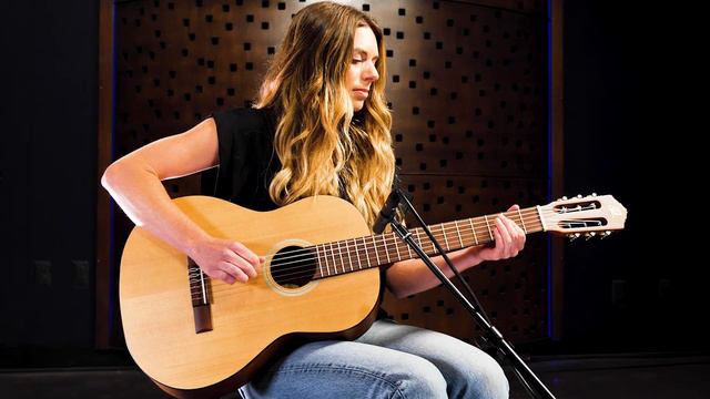 Student Full Size Guitar by Ortega Guitars - Spruce Top - RST5M смотреть онлайн