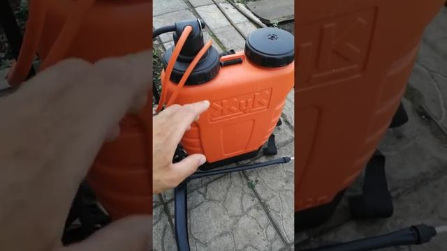 Не качает или туго качает опрыскиватель Жук 12л?