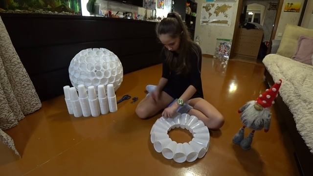 Снеговик из пластиковых стаканчиков | DIY SNOWMAN of CUPS смотреть онлайн