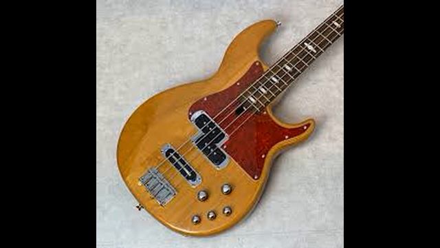 I play bass guitar (composed this music a few years ago) improvised смотреть онлайн