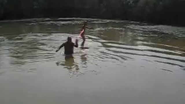 Серф на дачном пруду. смотреть онлайн