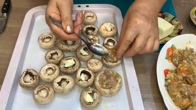 ФАРШИРОВАННЫЕ ШАМПИНЬОНЫ С ФАРШЕМ смотреть онлайн