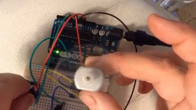 подключение: мотор и потенциометр. Arduino смотреть онлайн