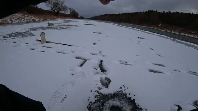 Рыбалка на безмотылку и балду.Первый лёд на Оке.2019-20 смотреть онлайн