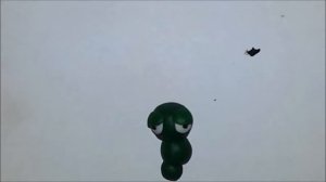 Лепим гусеницу и яблоко.