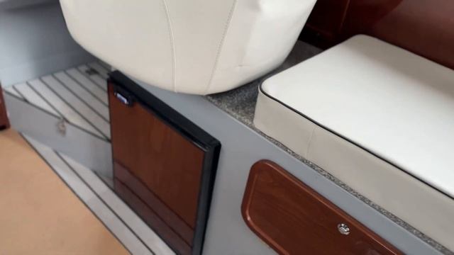 кабинный катер KrasBoat 870 смотреть онлайн
