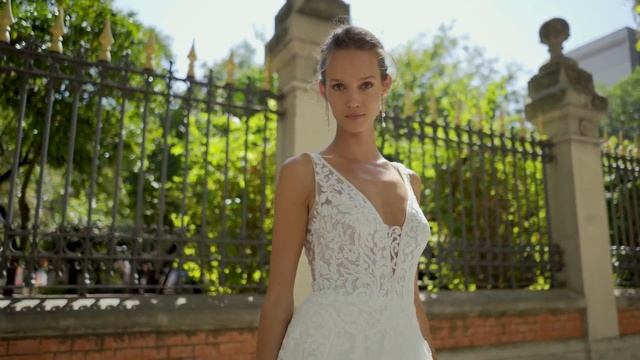 Collezione Sposa 2022 LUNANOVIAS by ROSA CLARA' смотреть онлайн