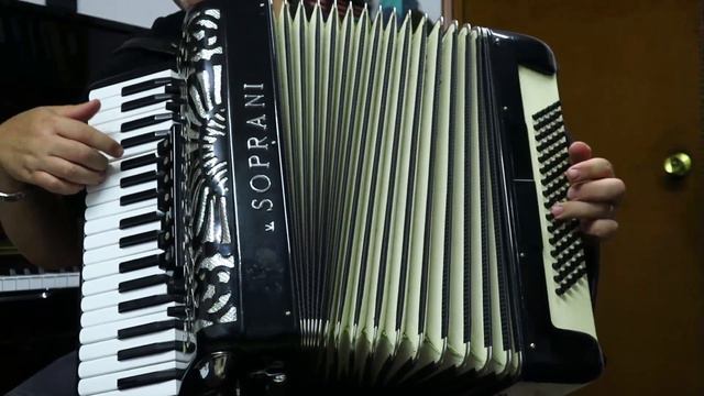 THE BARE NECESSITIES - THE JUNGLE BOOK - BUSCA LO MÁS VITAL - ACCORDION FILM SONGS смотреть онлайн