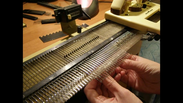 Добавляем и убавляем петли на Неве-6 смотреть онлайн