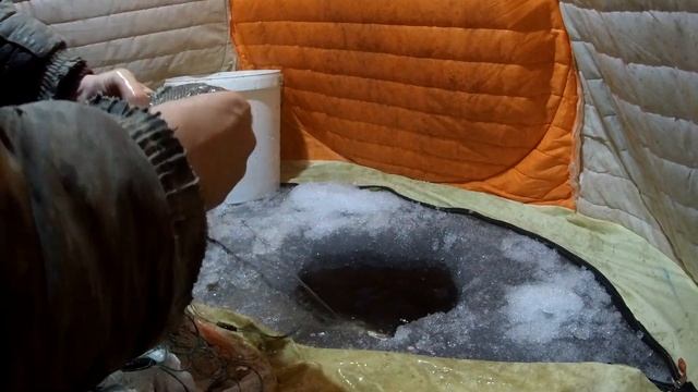 РЫБАЛКА НА СЕТЬ - ОЧЕНЬ УДАЧНО !!! СЕЗОН ТВЕРДОЙ ВОДЫ ЗАКРЫТ ! смотреть онлайн