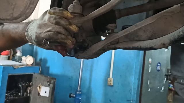 ЛАДА Ларгус, замена шаровой опоры и тормозных колодок!!! #ремонт #ремонтавто #то #обзор смотреть онлайн