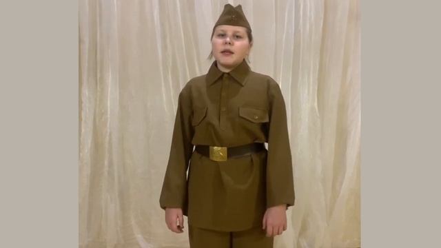 Майор привез мальчишку на лафете - К. Симонов,читает П.Епифанова смотреть онлайн