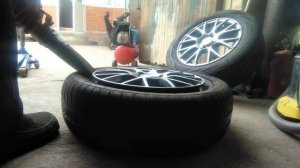 как накачать шину на диске если он пропускает