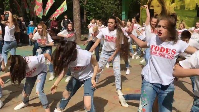 Попурри, школа TODES-Калуга, праздник ХоллиКраски, Обнинск, 28 мая 2017 смотреть онлайн