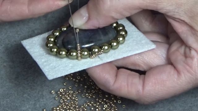 Tutorial #4 :Beaded Embroidery Techniques Bezels. Мастер класс, оплетение кабошона. смотреть онлайн