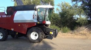 Разгрузка НОВОГО комбайна ВЕКТОР 410 РОСТСЕЛЬМАШ