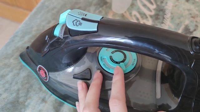 Обзор утюга Redmond RI-C252 смотреть онлайн