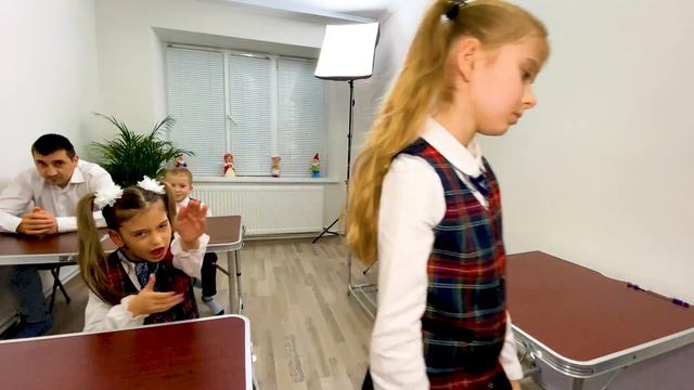 🤓 FARSE amuzante pentru PROFESORI 👩🏻🏫 la ȘCOALĂ 📚 смотреть онлайн