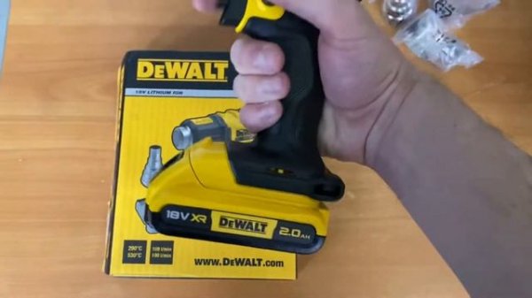 DEWALT DCE530N. Быстрый обзор аккумуляторного строительного фена.