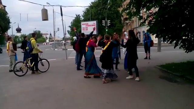 Кришнаиты в Пскове 26.05.2016 смотреть онлайн